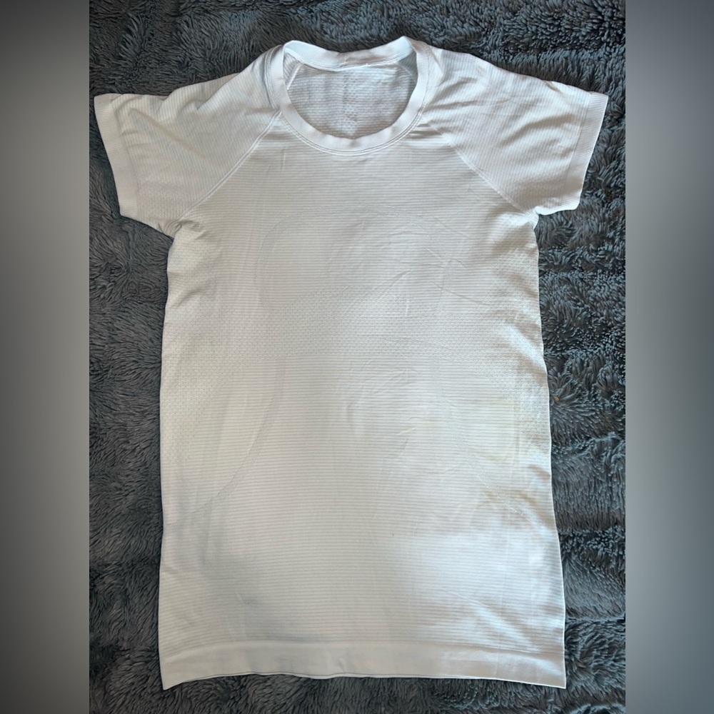 Lululemon white T-shirt size 6